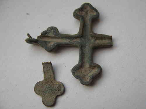 Diverse antike Kruzifixe / Kreuz / Christliche - Anhänger