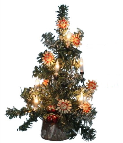 Grosser Weihnachtsbaum mit Strohsternen