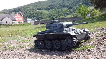 Umbau Panzer III auf VK 20.01, Heng Long, von R. Ruland vor der alten Brücke in Rech bei Bad Neuenahr.\\n\\n11/08/2019 21:16