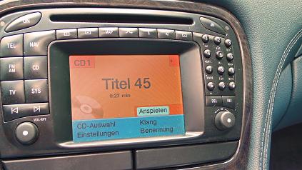 Einbau des Mercedes Player MP40 in den SL (R230): Titelanzeige im COMAND