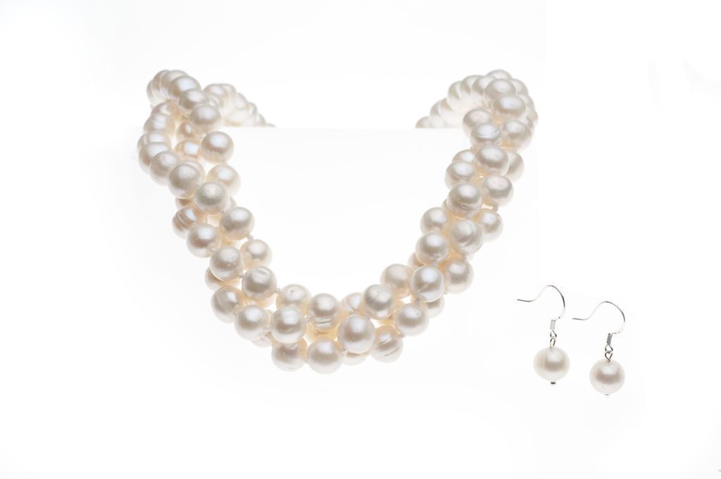 Weiße Süßwasser Perlenkette dreireihig "Modern style" mit Ohrringen