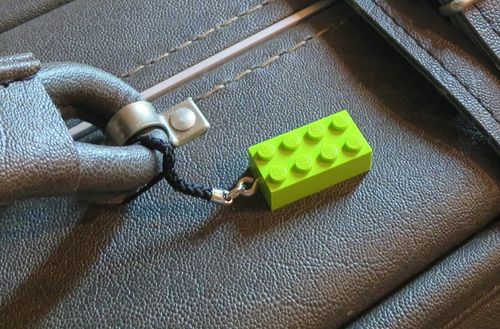 Taschenanhänger mit Lego Baustein  Reißverschlußanhänger